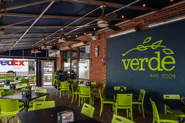 Verde covered patio dining in Brookhaven
