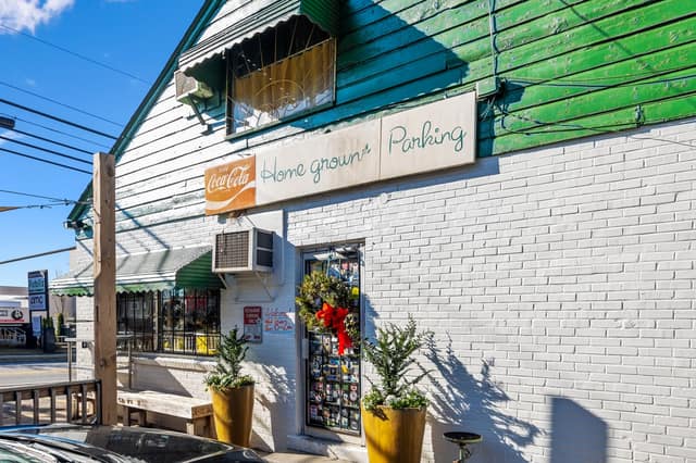 Home grown Georgia restaurant storefront near 10 Moreland Avenue